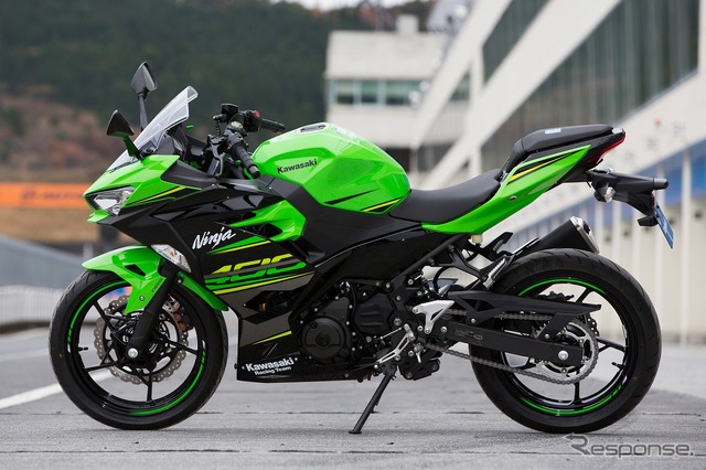 カワサキ Ninja400