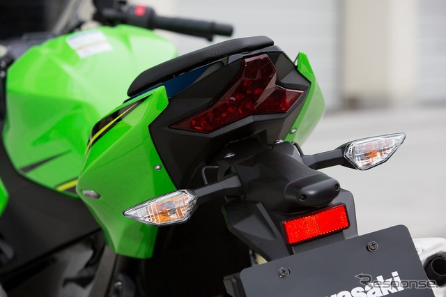 カワサキ Ninja400