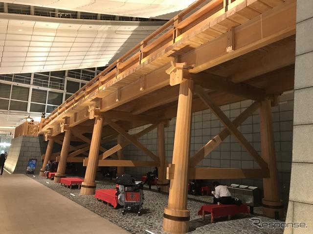 復刻された日本橋の上が撮影場所。羽田空港で「究極のインスタ映え」?「SAMURAI FILM」で本物のスタントマンとアクション体験はいかが?