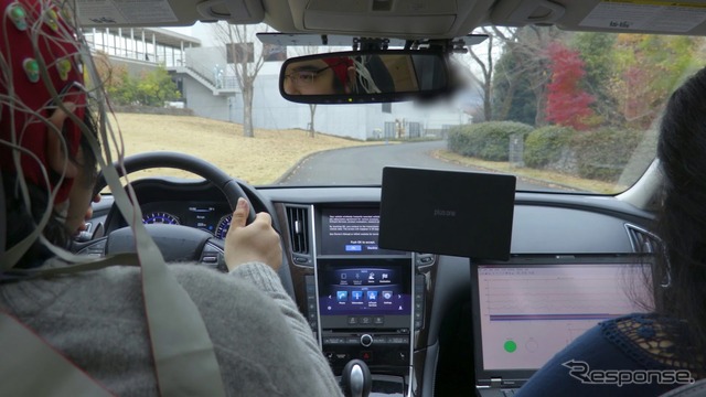 日産の脳波測定による運転支援技術の開発現場