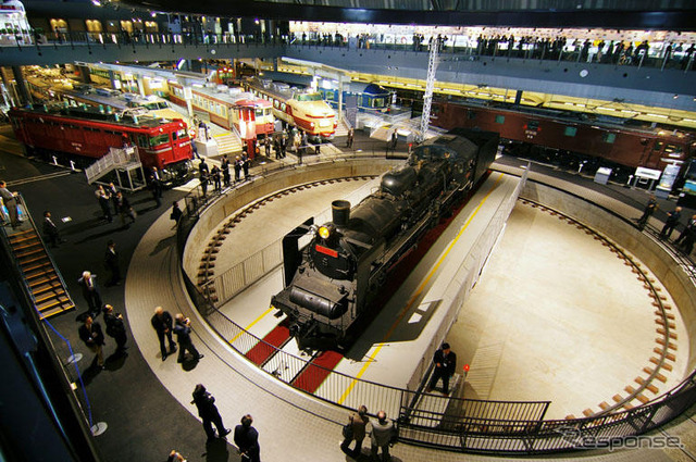 「鉄道博物館」が開館…実物車両など豊富な展示