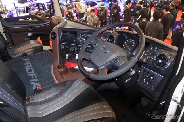 東京オートサロン2018 日野自動車ブース