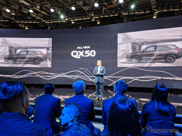 インフィニティのプレスカンファレンス。QX50新型の米国価格を発表（デトロイトモーターショー2018）