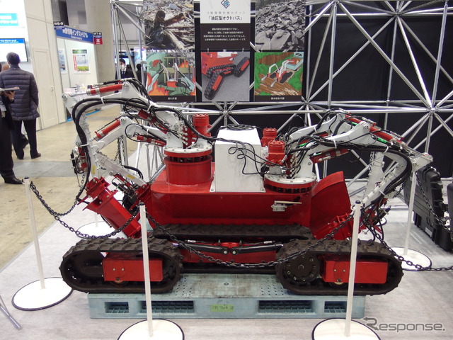 フューチャーロボティックスの4腕極限作業ロボット、オクトパス(ロボデックス2018)