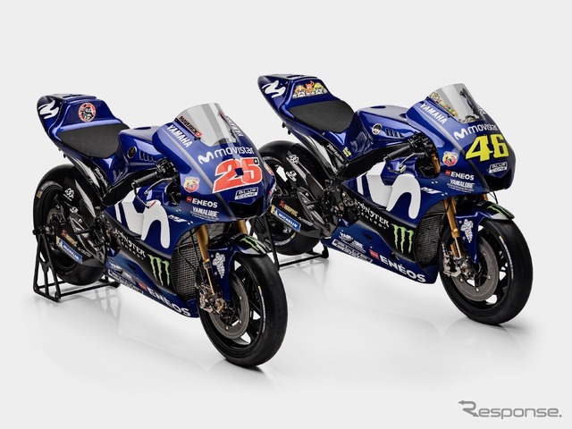 YZR-M1、ビニャーレス車（向かって左）とロッシ車
