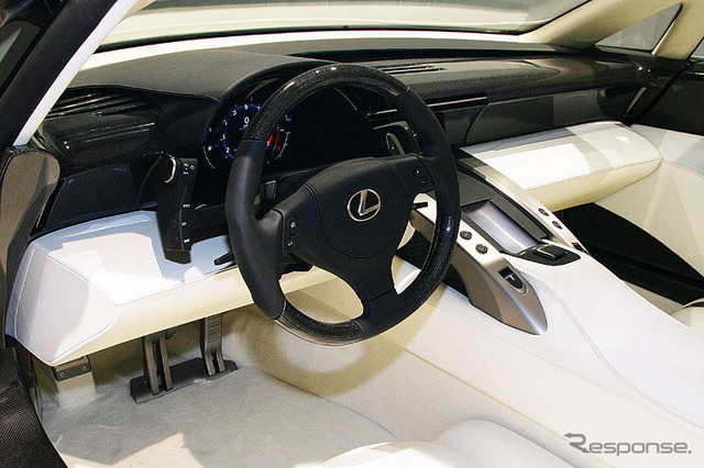 【東京モーターショー07】レクサス LF-A …異次元の走り