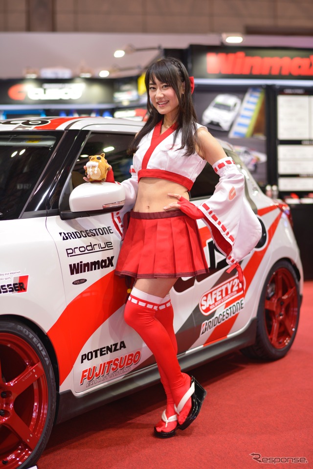 Luscoコンパニオン(東京オートサロン2018)