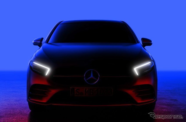 メルセデスベンツAクラス新型のティザーイメージ