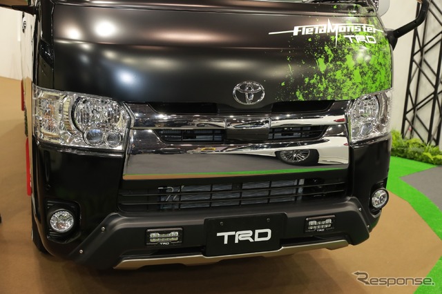 ハイエースTRDフィールド・モンスター(東京オートサロン2018)