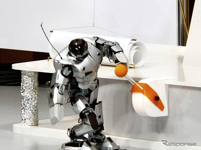 ロボット運動会07…元気よく入場行進