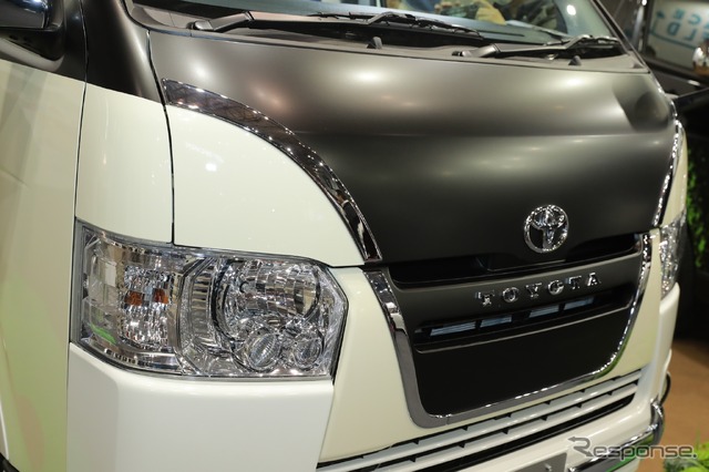 トヨタ・モデリスタ・ハイエース・リラクベース (東京オートサロン2018)