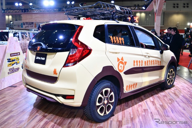 ホンダアクセス・フィット・けものフレンズタイアップ(東京オートサロン2018)
