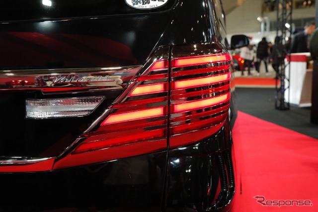 バレンティ『20系 ヴェルファイア』(東京オートサロン2018)