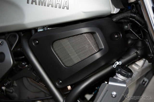 ヤマハ XSR700