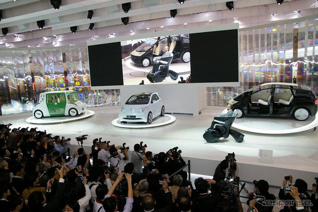 【東京モーターショー07】トヨタ渡辺社長、i-REAL で登場