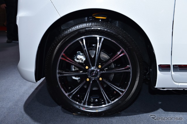 ダイハツ・ムーヴキャンバス・プレミアムバージョン(東京オートサロン2018)