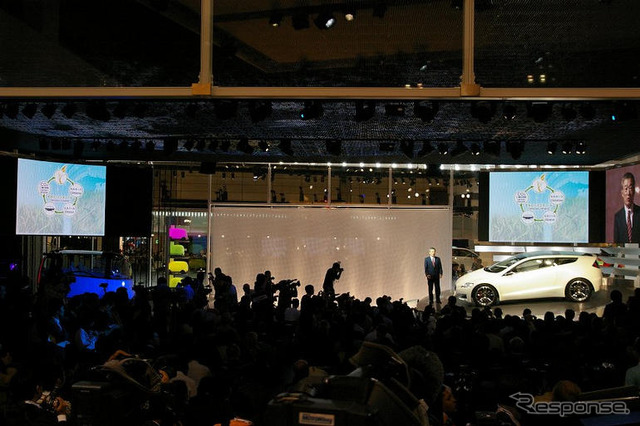 【東京モーターショー07】ホンダ福井社長、CR-Z の商品化を宣言