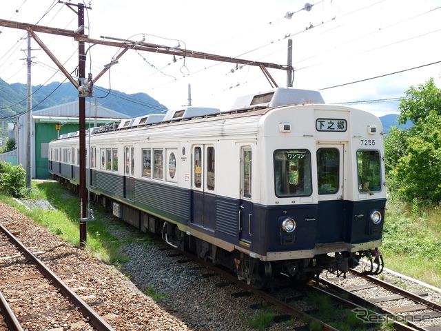 2月5日から定期運用を再開する上田電鉄の7200系7255編成。5月12日限りで引退することになった。