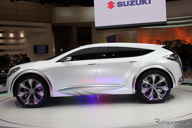 【東京モーターショー07】写真蔵…こんどはSUVテイスト、スズキ Kizashi2