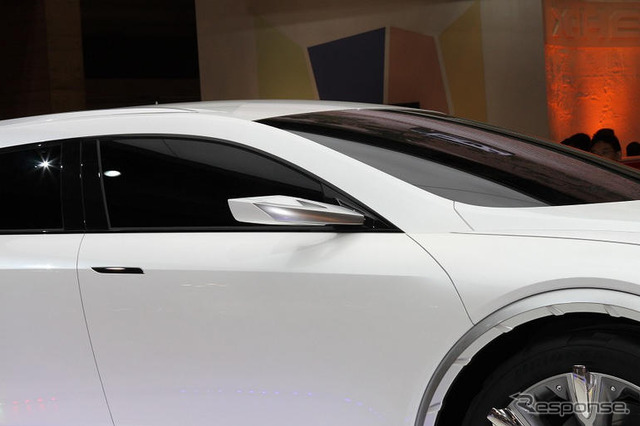 【東京モーターショー07】写真蔵…こんどはSUVテイスト、スズキ Kizashi2