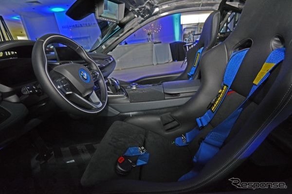 BMW i8クーペ 改良新型のフォーミュラEセーフティカー