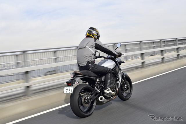 ヤマハ XSR700