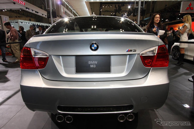 【東京モーターショー07】写真蔵…BMW M3 セダン、GT-R の向こうを張って