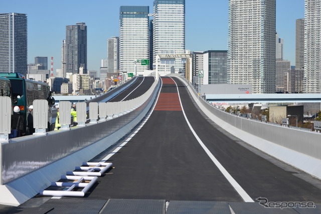 片側1車線の暫定2車線(首都高 晴海線)