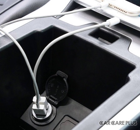 今や愛車の必需品! スタイリッシュUSBで“快適”車内の電源について考える