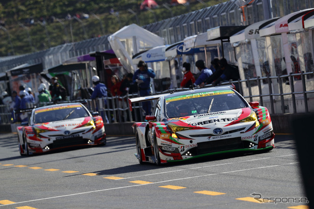 GT300を戦うプリウス勢。