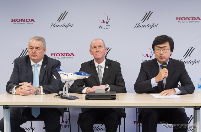 基本合意書の締結を終えたローズHACIディレクター、ハーセントWijet社CEO、藤野HACI社長