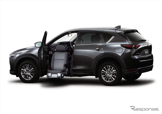 マツダCX-5助手席リフトアップシート車