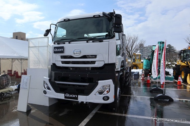 新型クオンの除雪専用車(ベース車)
