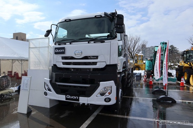 新型クオンの除雪専用車（ベース車）