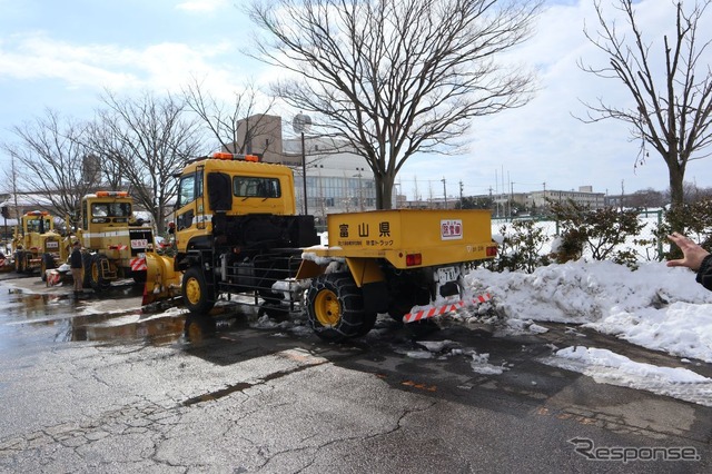 富山県が実際に使用している除雪専用トラック