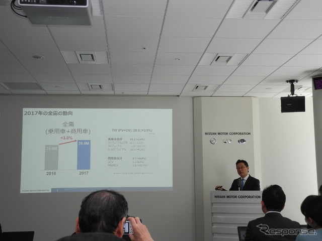 中国市場について説明する日産自動車の関潤専務執行役員