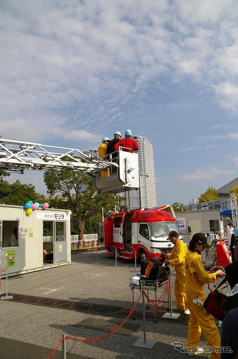 【東京モーターショー07】幕張上空30m体験