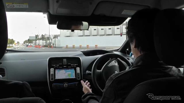 実験中は緊急時のために運転席にドライバーが乗車するが、基本はすべて自動で走行する