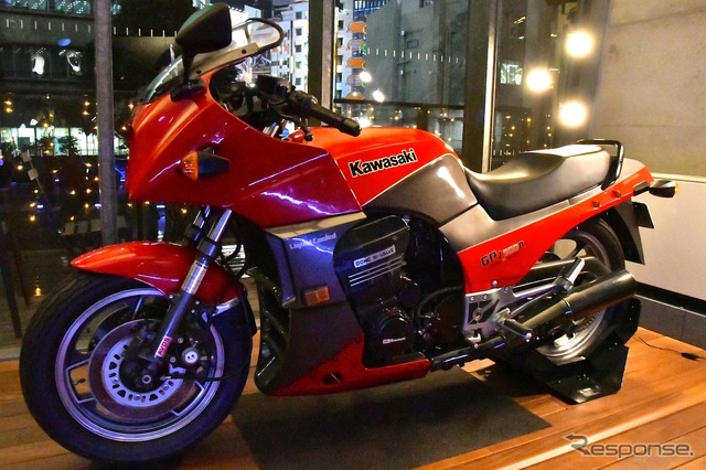 1984年発売の『GPZ900R NINJA』（前後16インチ時代のA1!!）