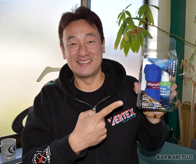 ティーアンドイーの上野社長。ドリフト競技のD1ドライバーも務める