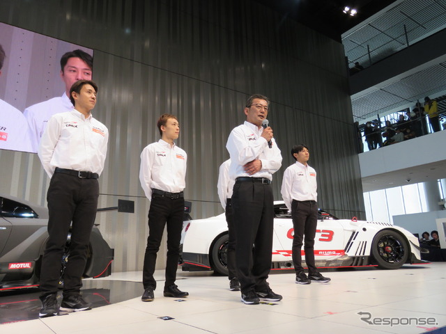 GAINERのチーム代表、藤井氏(中央)。