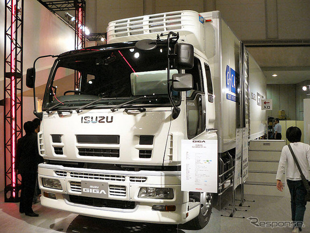 【東京トラックショー07】商用車とその周辺機器や部品メーカー174社が出展