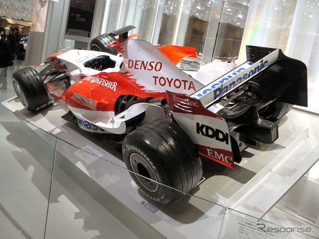 【東京モーターショー07】トヨタF1、07年型展示…ただしフタ付き