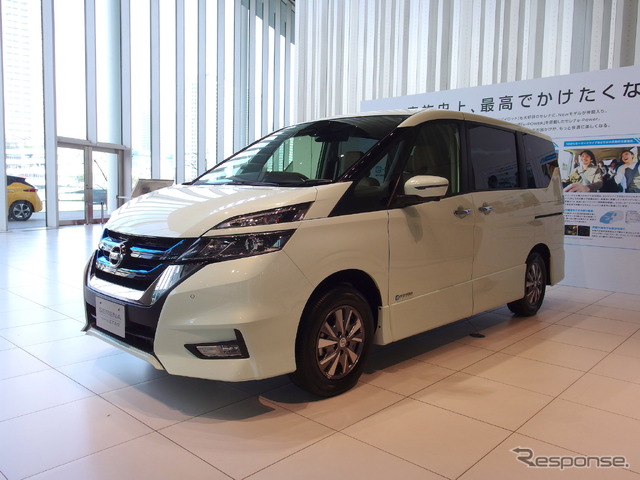 日産セレナ e-POWER