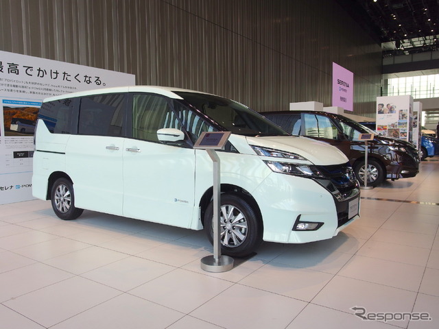 日産セレナ e-POWER