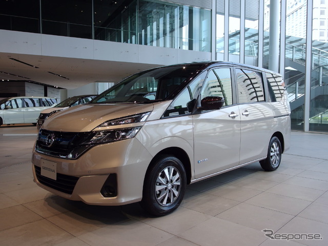 日産セレナ e-POWER