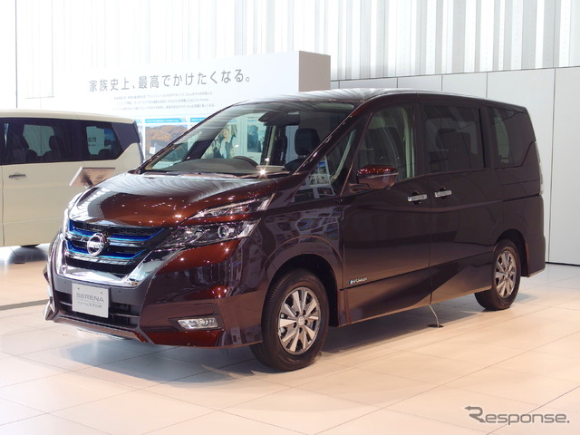 日産 セレナ e-POWERハイウェイスター