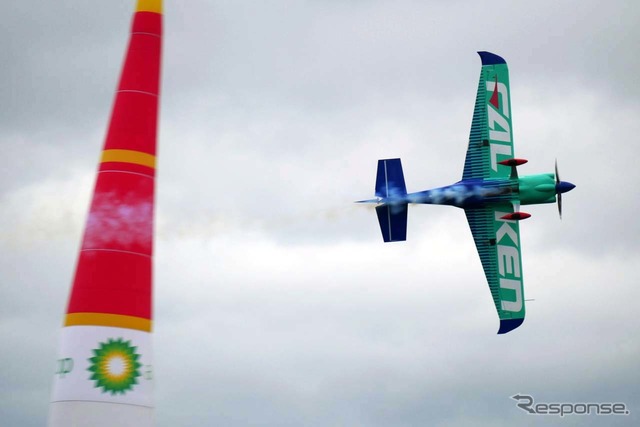 昨シーズンの最終戦となったインディアナナポリスで空を駆ける室屋選手の機体