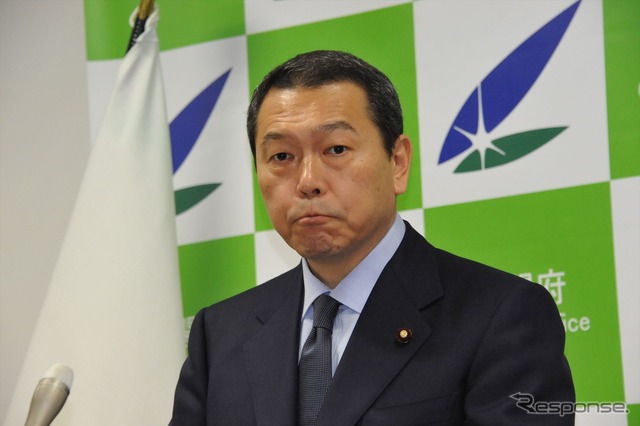 小此木八郎国家公安委員長、二輪車の駐車規制について語る(6日・霞が関)