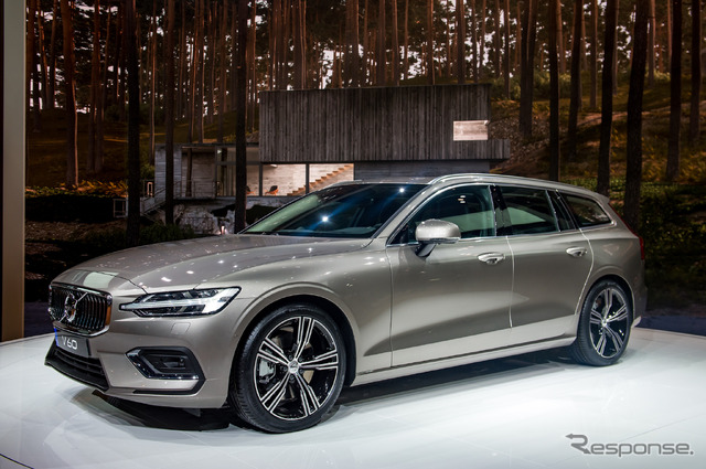 ボルボV60新型(ジュネーブモーターショー2018) (c) Getty I,ages